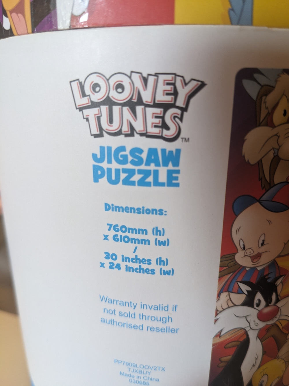 Warner Bros. Looney Tunes Jigsaw Puzzle - White, Blue, Red, Yellow - Picture 3 of 5